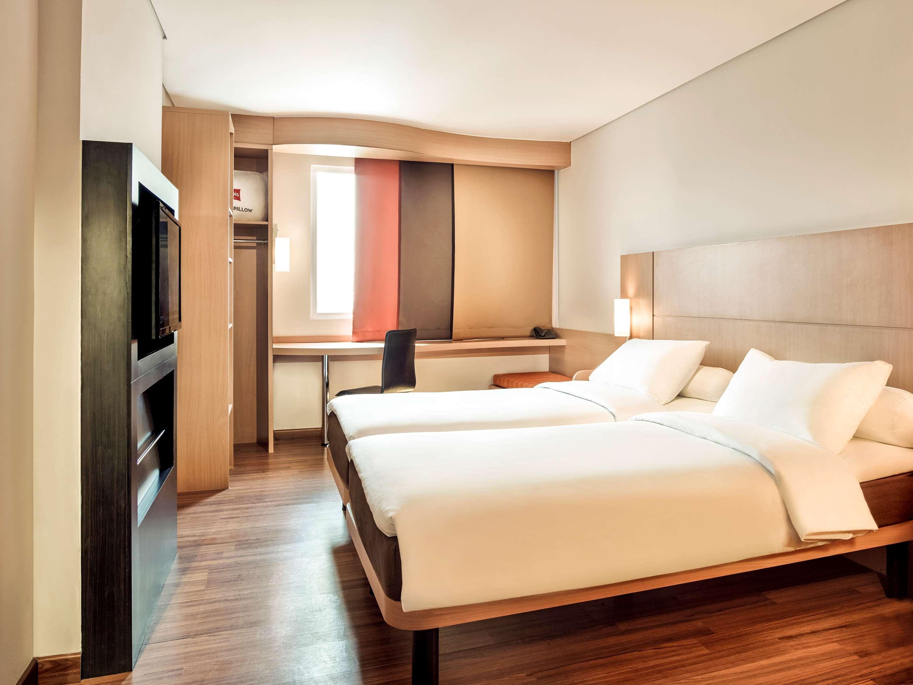 Ibis Gading Serpong Extérieur photo