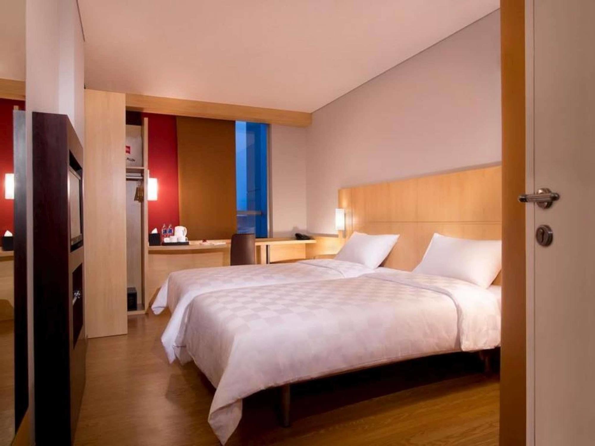 Ibis Gading Serpong Extérieur photo