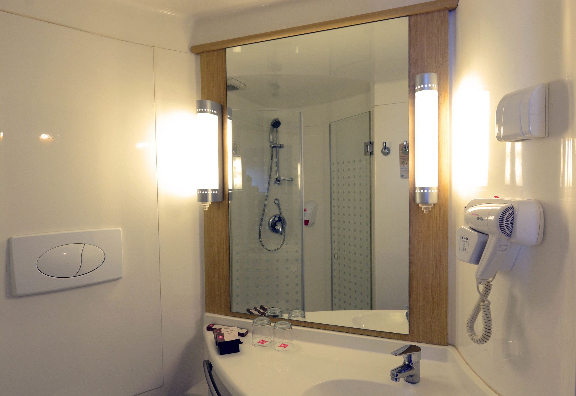 Ibis Gading Serpong Extérieur photo